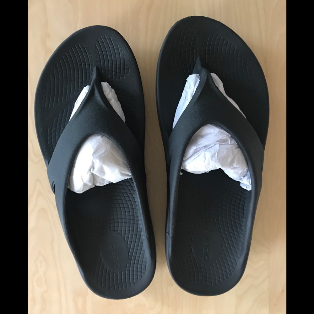 OOFOS Sandals